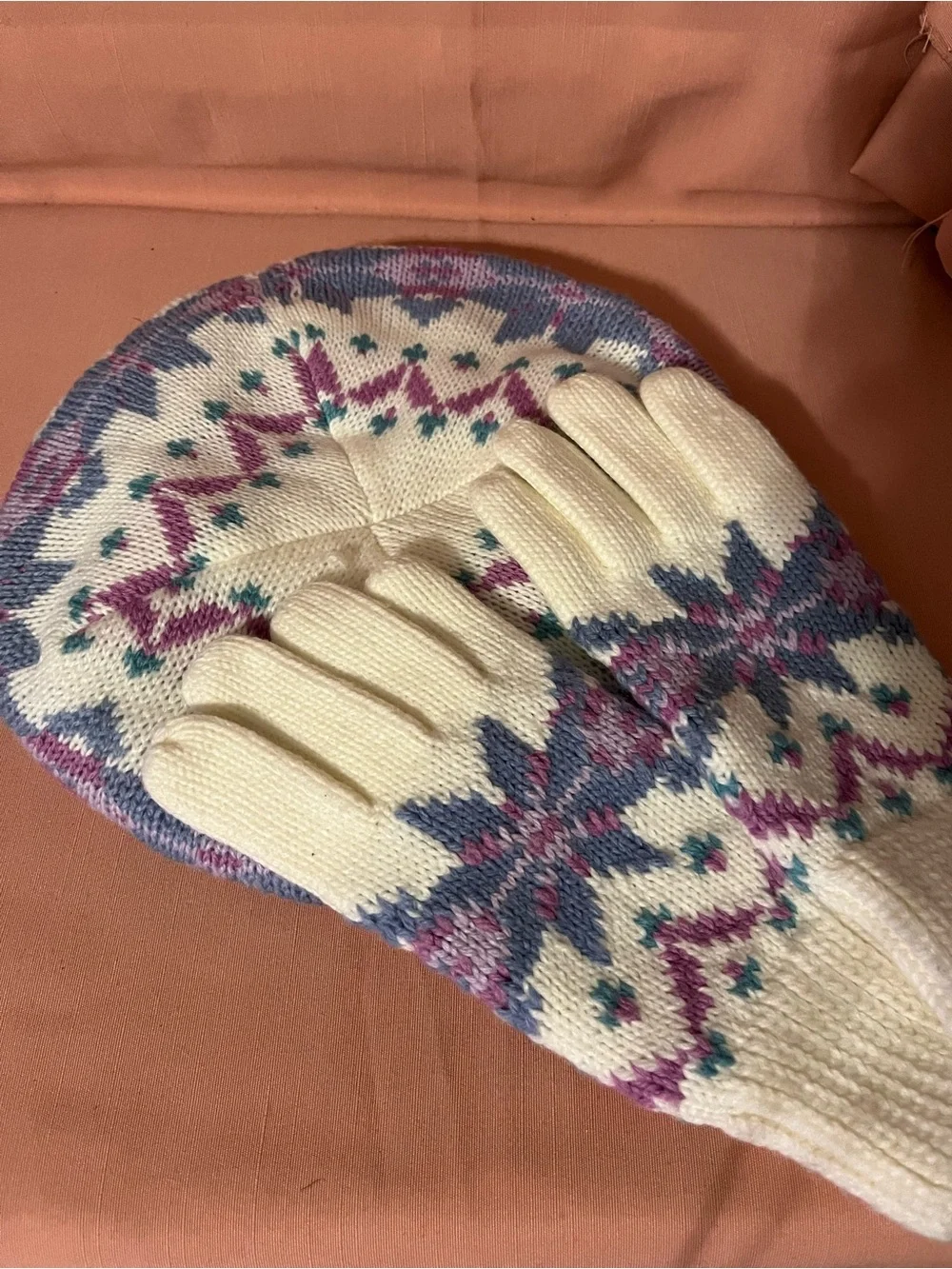 Vintage 80/90s Cream Knit Snowflake Gloves and Hat Set - Purple & Teal fairisle